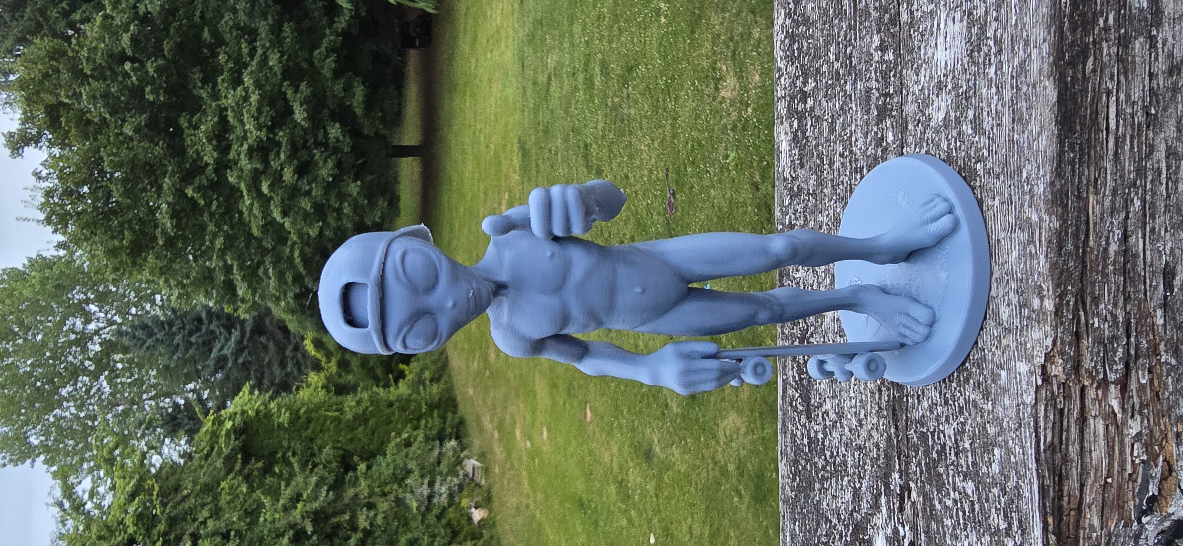 Alien com Skate Positivo